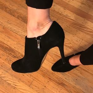 Saks Fifth Avenue Black suede booties size 8